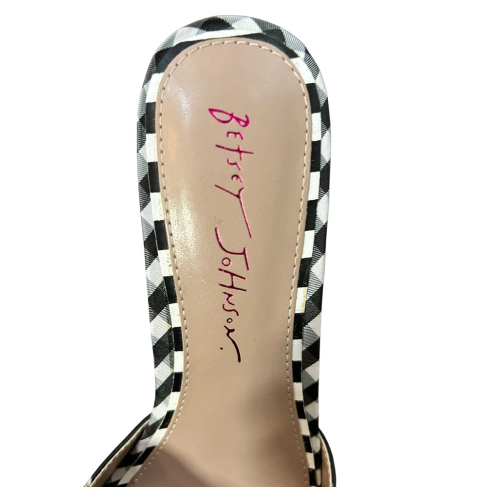Women's Betsey Johnson Daisy Gingham Bow Heels Black White Yellow 8M - Picture 2 of 9